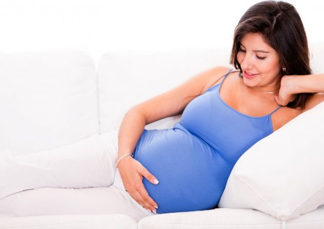 A pregnant employee may be absent from the workplace if the employer does not respect her rights